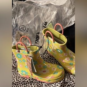 COPY - New western chief rain boots girls size 11